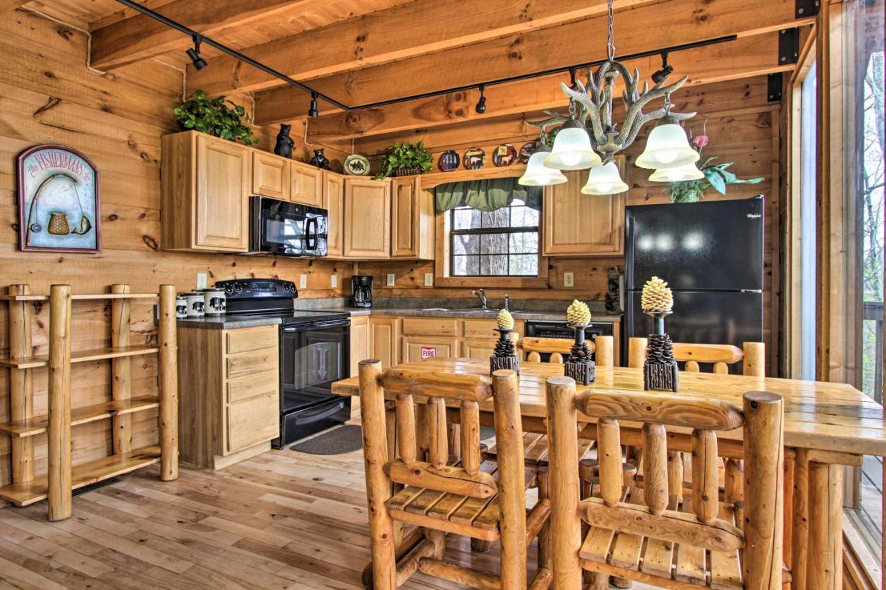 Sevierville Sanctuary Hot Tub, Pool Table And Deck! Exterior foto