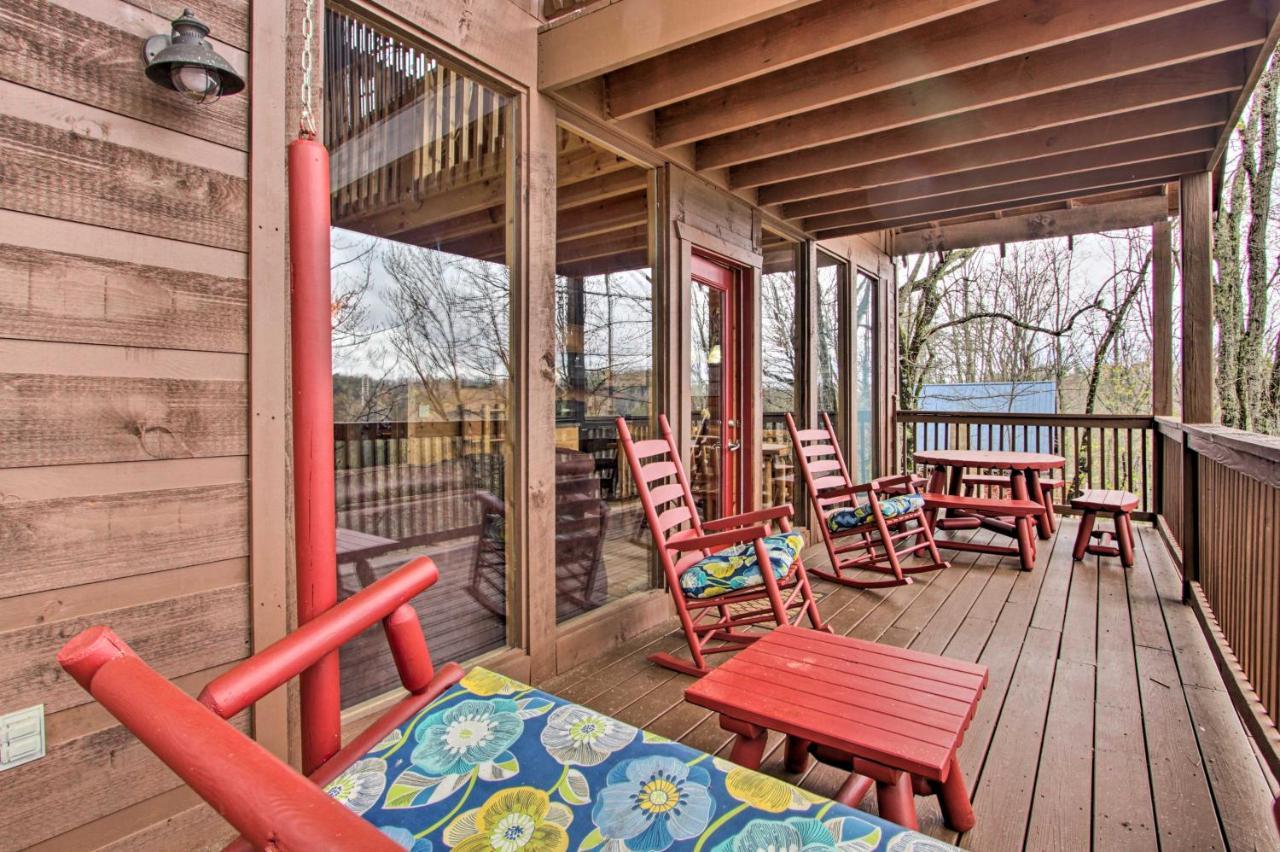 Sevierville Sanctuary Hot Tub, Pool Table And Deck! Exterior foto